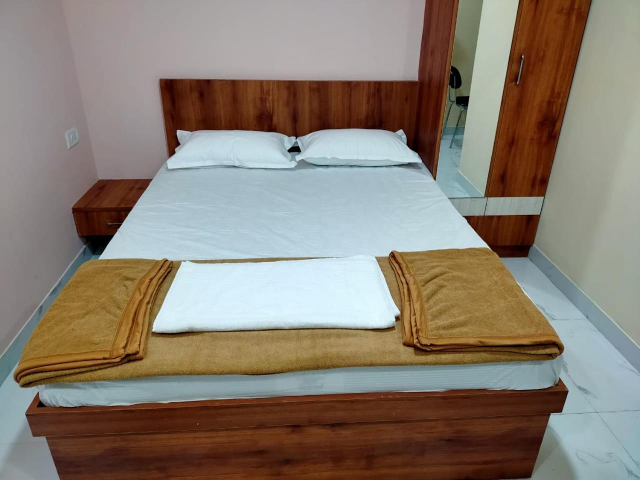 Mandara Comforts Hotel バンガロール エクステリア 写真